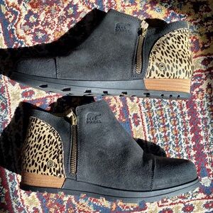 Sorel Black and Tan Women's Ankle Boots